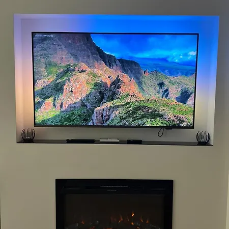 Elements Stylish 1bdr W High Speed Wifi And Work Space * סופיה