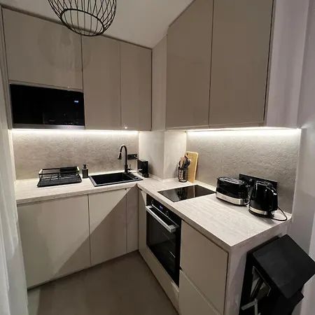 Elements Stylish 1bdr W High Speed Wifi And Work Space *