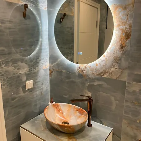 Apartment Elements Stylish 1bdr W High Speed Wifi And Work Space *